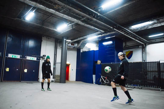 Rögles spelare värmer upp