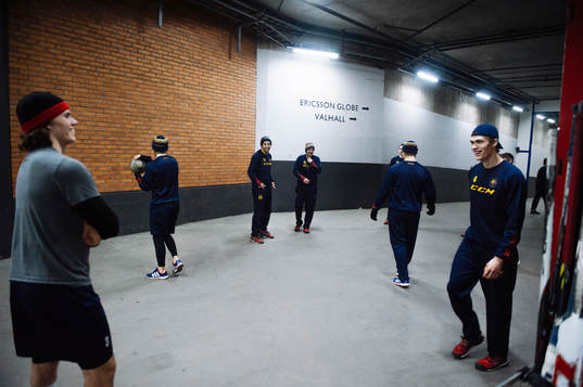Djurgårdens spelare värmer upp