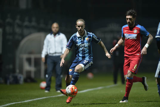 Djurgårdens Daniel Berntsen och Bukarests Paul Papp