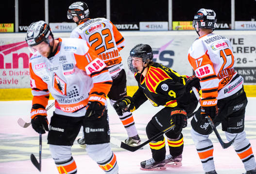 Brynäs Jesper Boqvist jublar  bland deppande