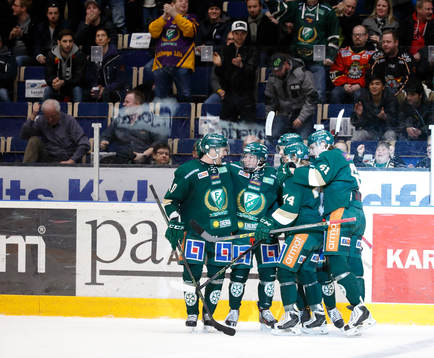 Färjestads Joel Eriksson Ek (ej i bild)  jublar