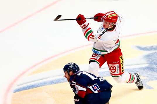 s Victor Olofsson