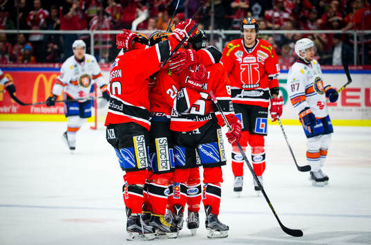 Örebros Petr Zamorsky gör 2-3 och jublar