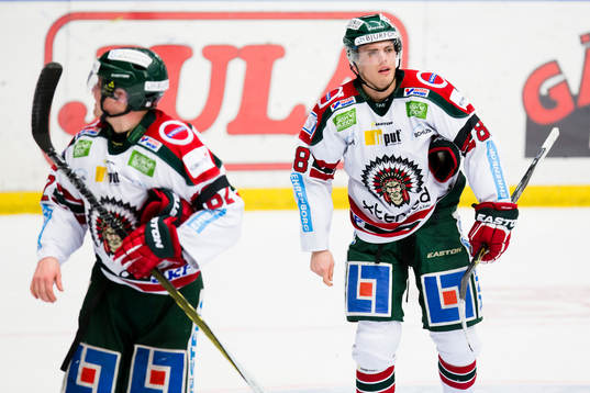 Frölundas Artturi Lehkonen och Andreas Johnson deppar