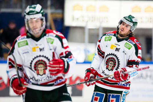 Frölundas Oscar Fantenberg och Sebastian Stålberg deppar