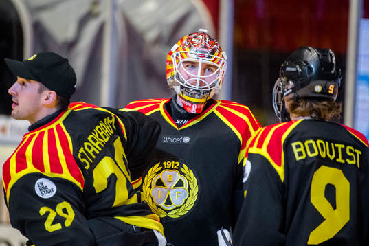 Brynäs målvakter Bernhard Starkbaum och Felix Sandström