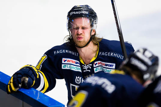 s Mattias Tedenby grimaseras illa