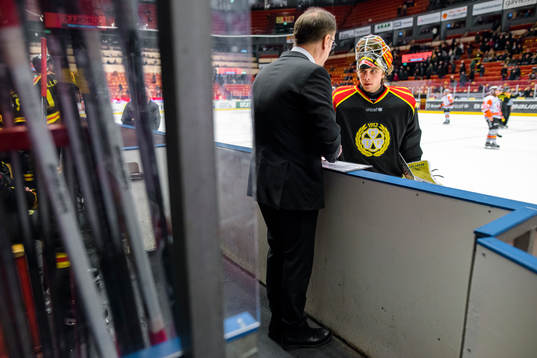 Brynäs målvakt Felix Sandström och målvaktstränare