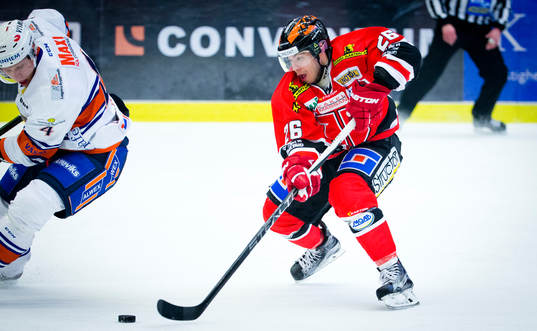 Örebros Greg Squires