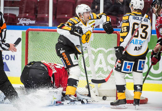Skellefteås Jimmie Ericsson gör 0-1 med hjälp av