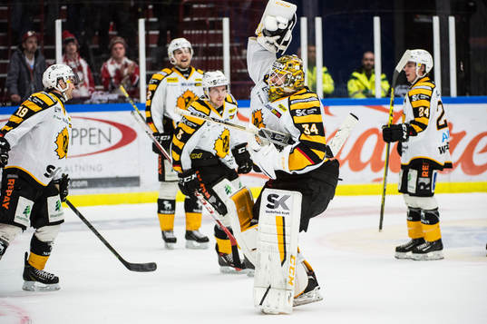 Skellefteås målvakt Erik Hanses, Andrew Calof, Niclas