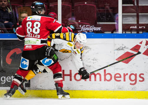 Malmö Redhawks Peter Mueller trycker till Skellefteås