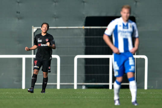 Midtjyllands Mikael Anderson jublar