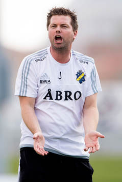 s assisterande tränare Jens Gustafsson