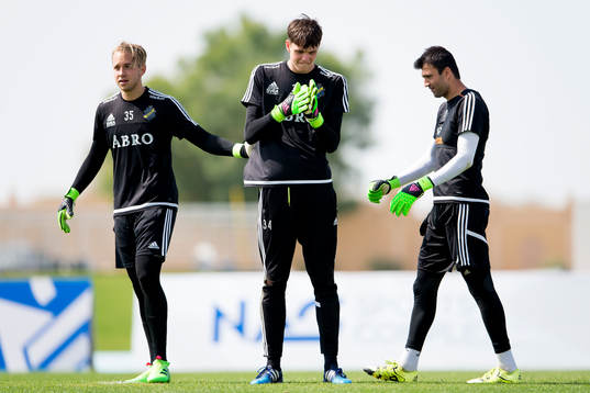 s målvakt Patrik Carlgren, målvakt Oscar Linnér och