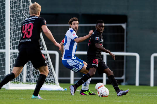 IFK Göteborgs Mattias Bjärsmyr och Midtjyllands Michael