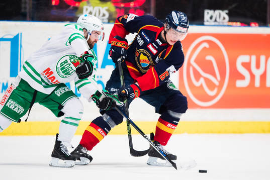 Rögles Jack Connolly mot Djurgårdens Andreas Englund