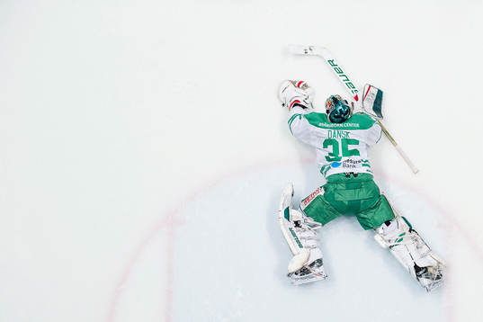 Rögles målvakt Oscar Dansk deppar