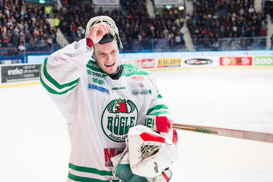 Rögles målvakt Oscar Dansk deppar