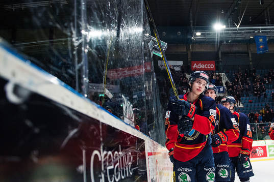 Djurgårdens spelare med Lukas Vejdemo längst fram jublar