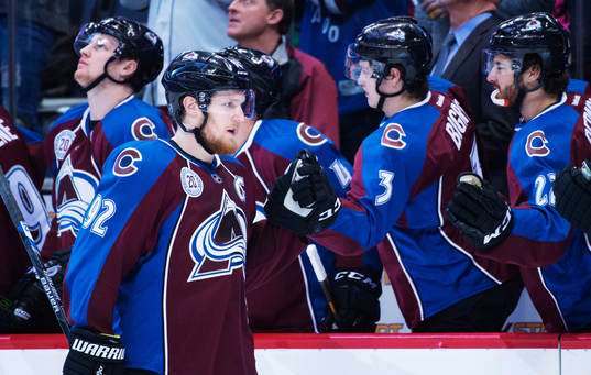 Colorados Gabriel Landeskog jublar med lagkamrater