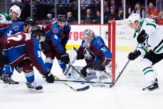 Dallas Ales Hemsky (t h) oroar framför Colorados målvakt