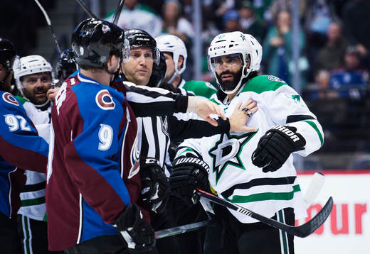 Colorados Matt Duchene och Dallas Johnny Oduya i bråk