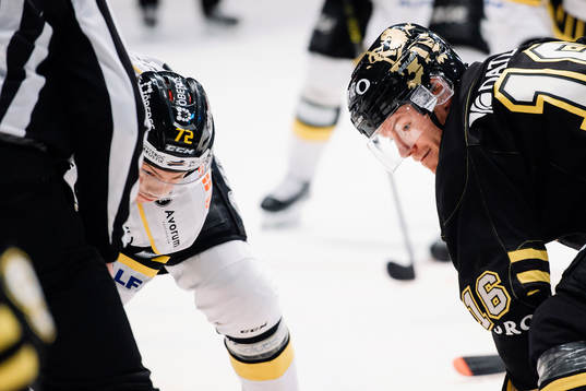 s Max Lindholm och Västerås Linus Svedlund