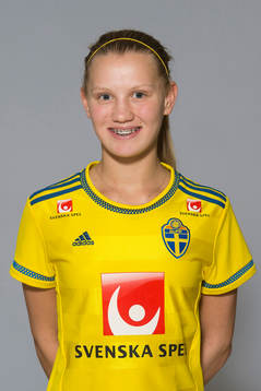 Sara Olai som spelar i F17 landslaget