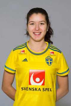 Loreta Kullashi som spelar i F17 landslaget