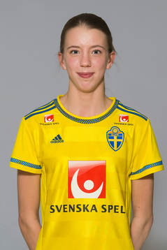 Wilma Öhman som spelar i F17 landslaget