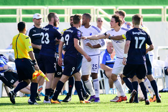 Malmö FFs och FC Köpenhamns reagerar mot varandra