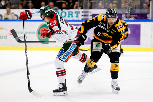 Frölundas Nicklas Lasu och Skellefteås Axel Holmström