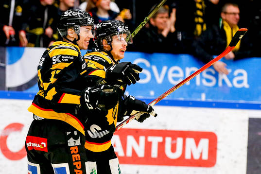 Skellefteås Niclas Burström jublar