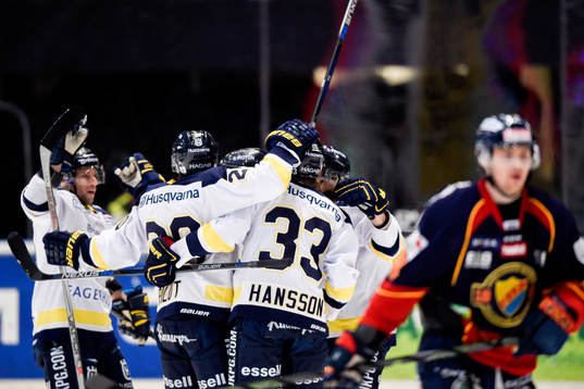s Niklas Hansson jublar