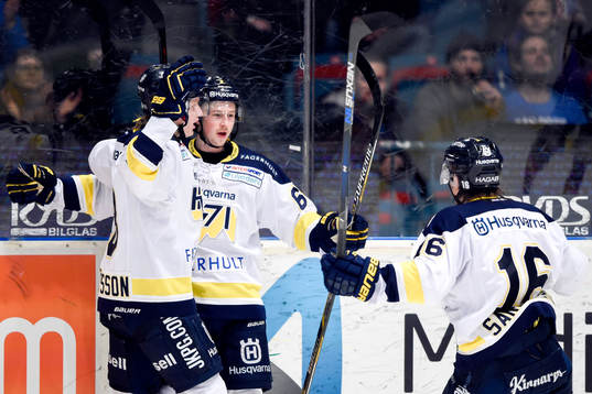 s Christoffer Törngren jublar