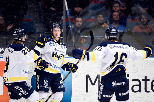 s Christoffer Törngren jublar