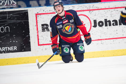 Djurgårdens Philip Holm faller