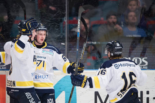 s Christoffer Törngren jublar