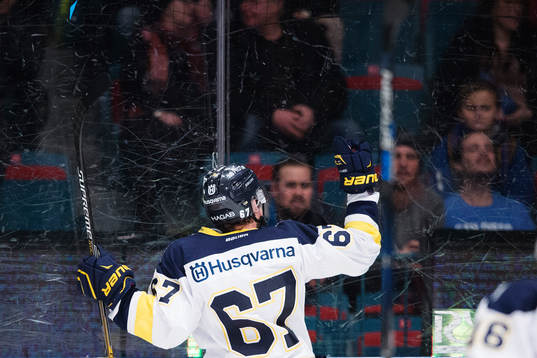 s Christoffer Törngren jublar