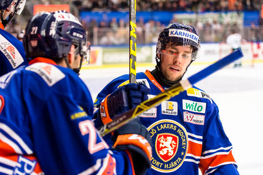 Växjös Robert Rosén jublar