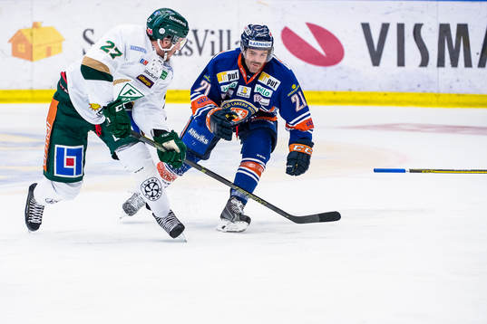 Växjös Cory Murphy tappar klubban