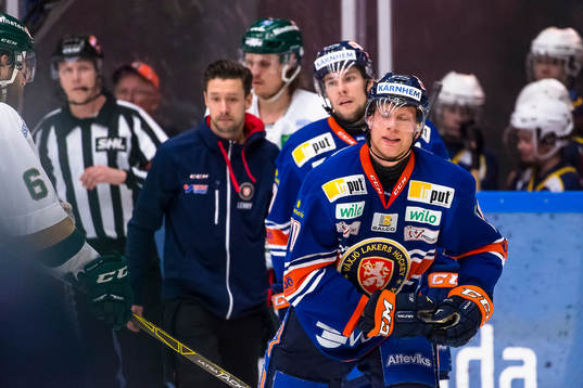 Växjös Richard Gynge grinar illa