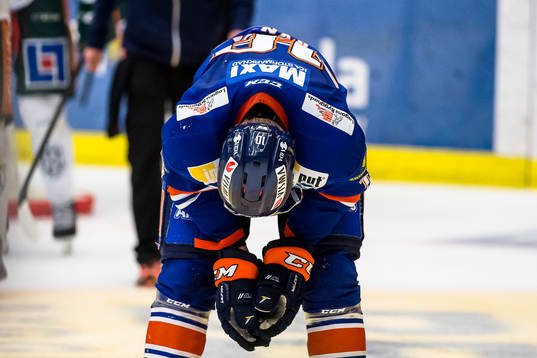 Växjös Richard Gynge grinar illa
