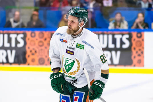 Färjestads Antti Tyrväinen blir utvisad 2+10