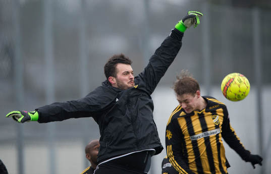 IFK Hässleholms Krenar Ejupi och Axel Harletun i