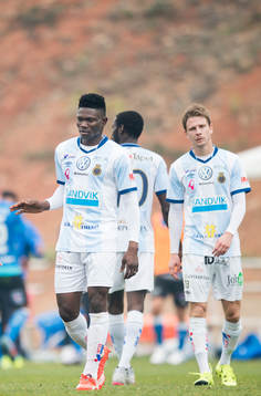 Gefles Kwame Bonsu och Johan Bertilsson deppar
