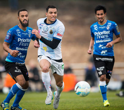 Halmstads Junes Barny och Antonio Rojas och Gefles Joshua