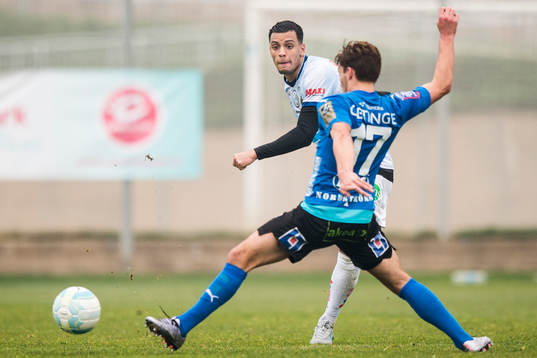 Gefles Joshua Nadeau och Halmstads Sead Haksabanovic