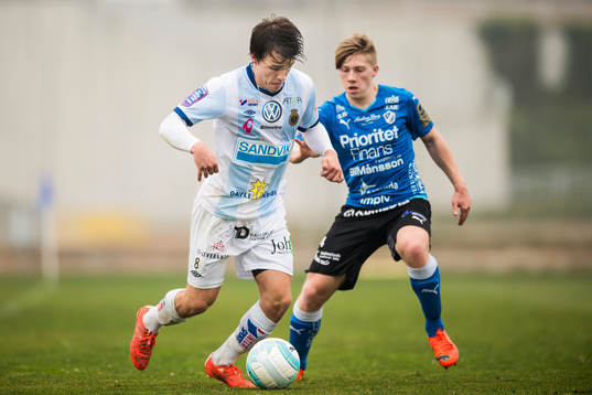 Gefles Simon Skrabb och Halmstads David Struski Persson